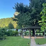4 Elements Glamping & *