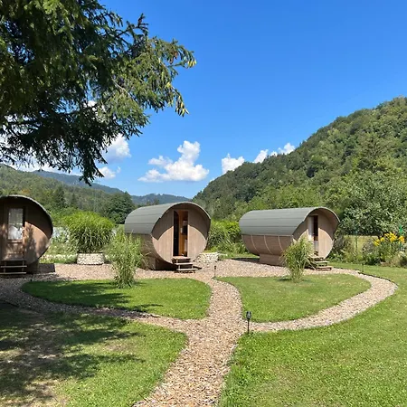 4 Elements Glamping & *