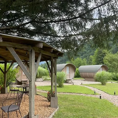 4 Elements Glamping & *